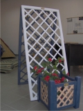 Produse din lemn pentru amenajari exterioare - grilaj alb vertical